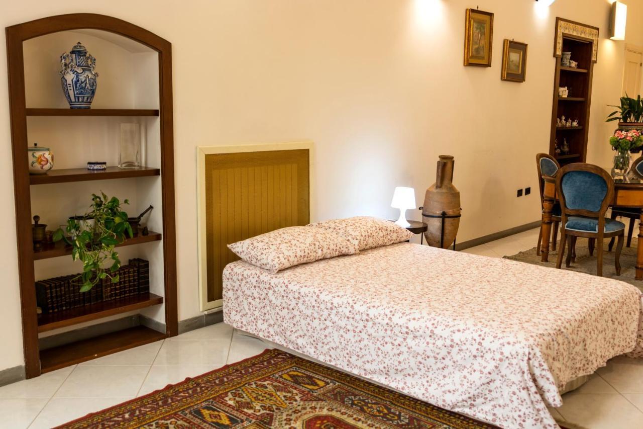 נאפולי Charming Apartment מראה חיצוני תמונה